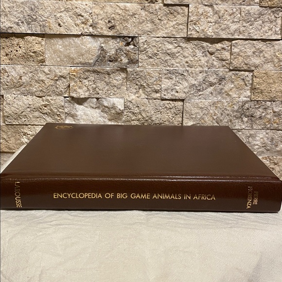 ENCYCLOPEDIA OF BIG GAME ANIMALS IN AFRICA — 1983 Hardcover - Picture 3 of 8